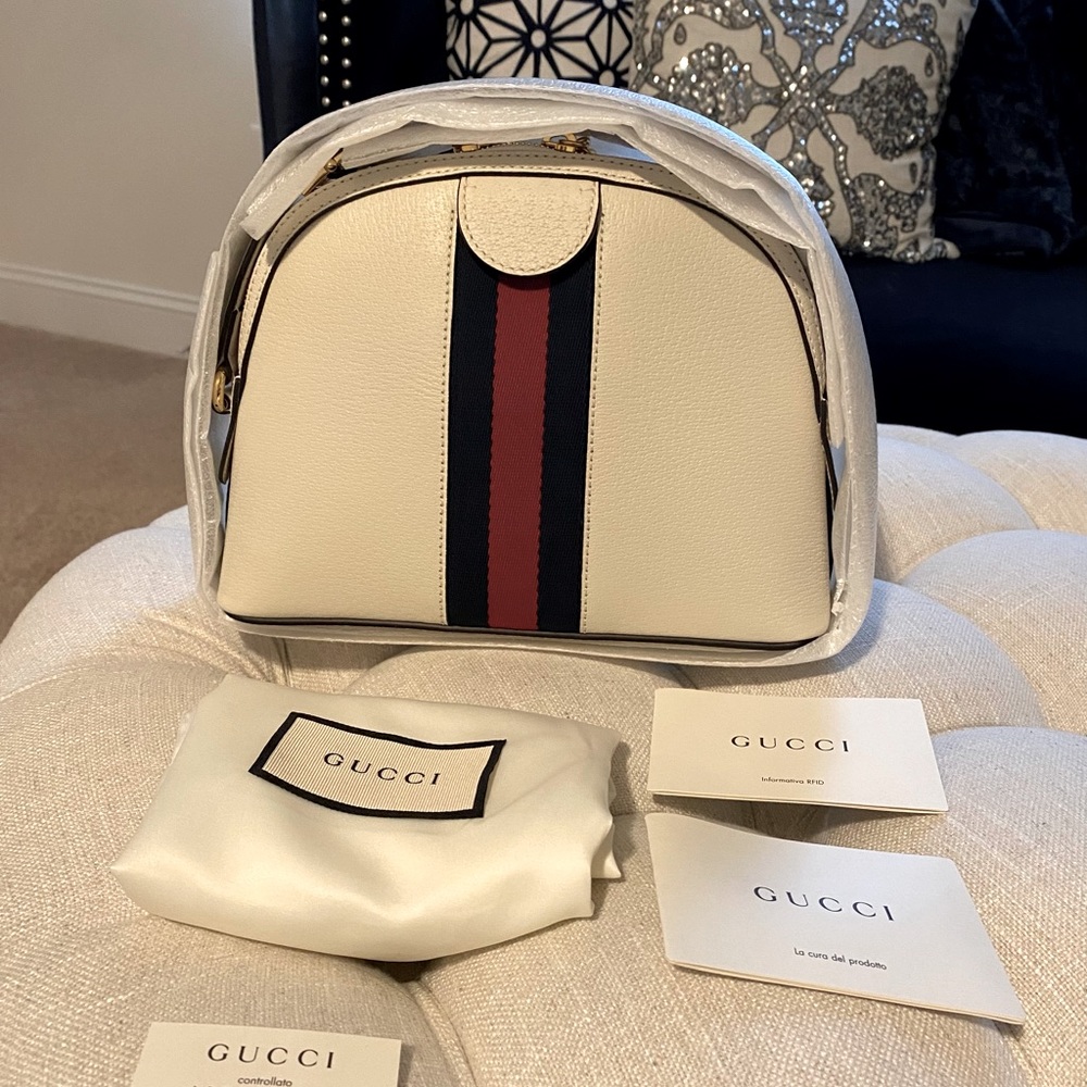 ✨SOLD!✨NEW!✨GUCCI✨GG SUPREME TEXTURED LEATHER DOME BAG - Picture 8 of 16